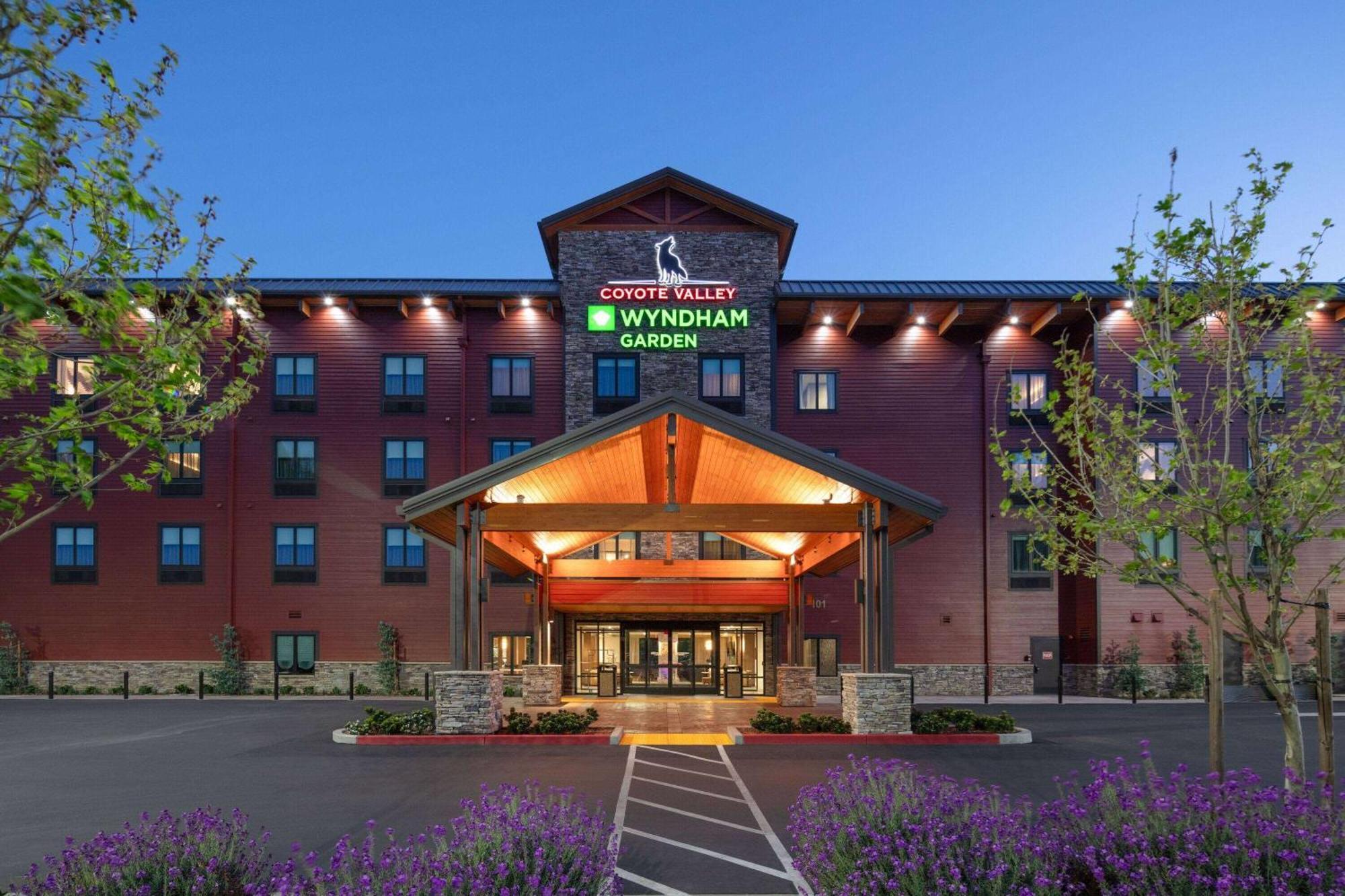 Wyndham Garden Redwood Valley - Ukiah Exterior photo